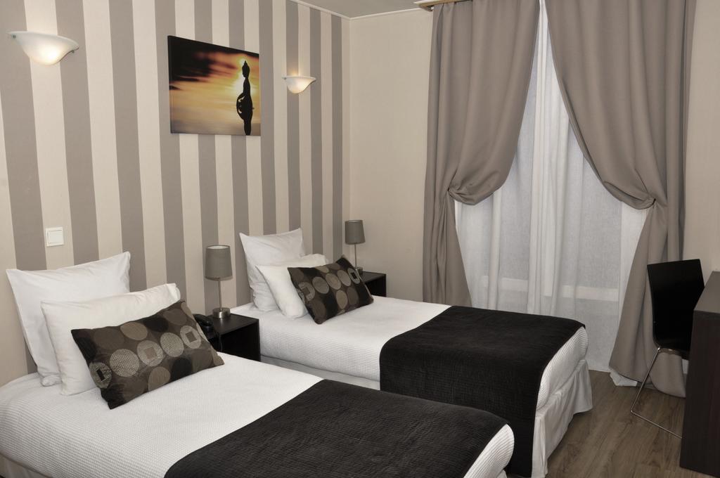 Hotel Du Mont Blanc Paris Room photo